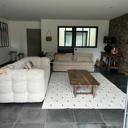 Holiday home Maison De Charme Avec Piscine Aigrefeuille-d'Aunis