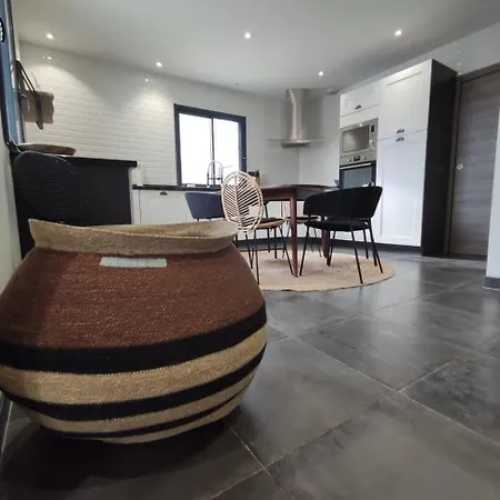 Maison De Charme Avec Piscine Ferienhaus *