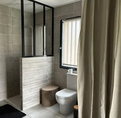 Сasa de vacaciones Maison De Charme Avec Piscine Aigrefeuille-dʼAunis