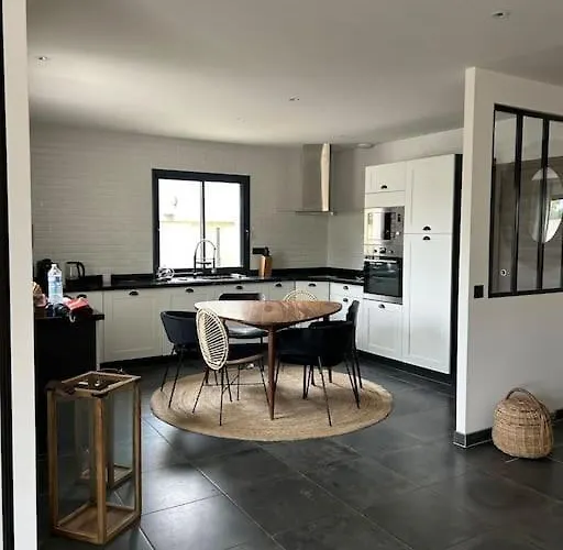 Maison De Charme Avec Piscine *