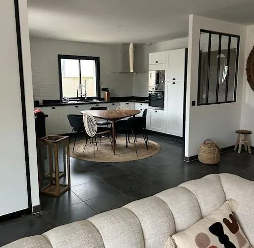 Maison De Charme Avec Piscine *