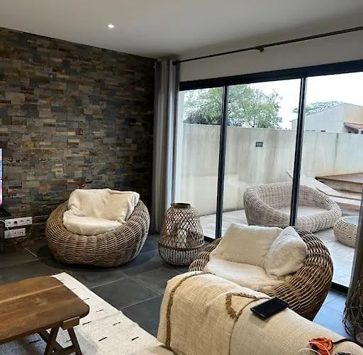 Maison De Charme Avec Piscine Сasa de vacaciones