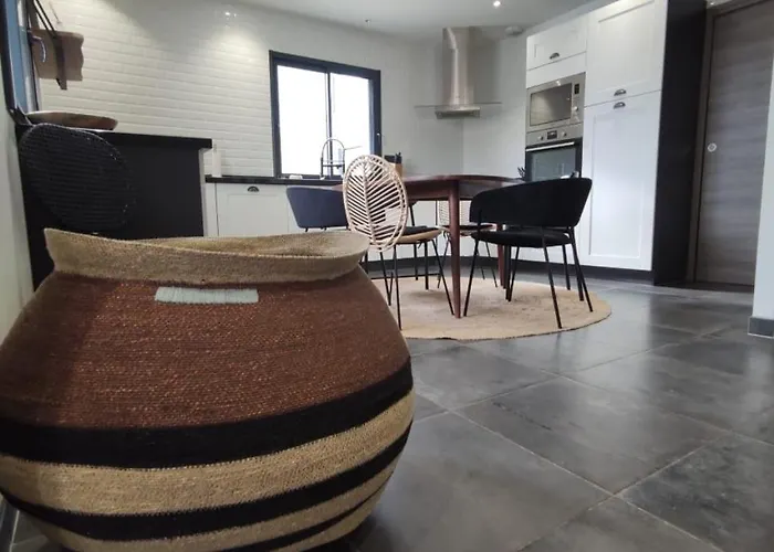 Maison De Charme Avec Piscine Сasa de vacaciones *