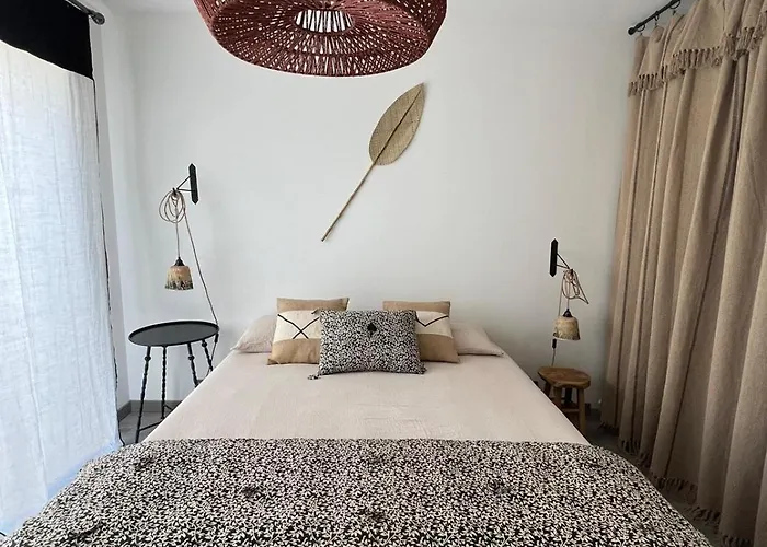 Сasa de vacaciones Maison De Charme Avec Piscine